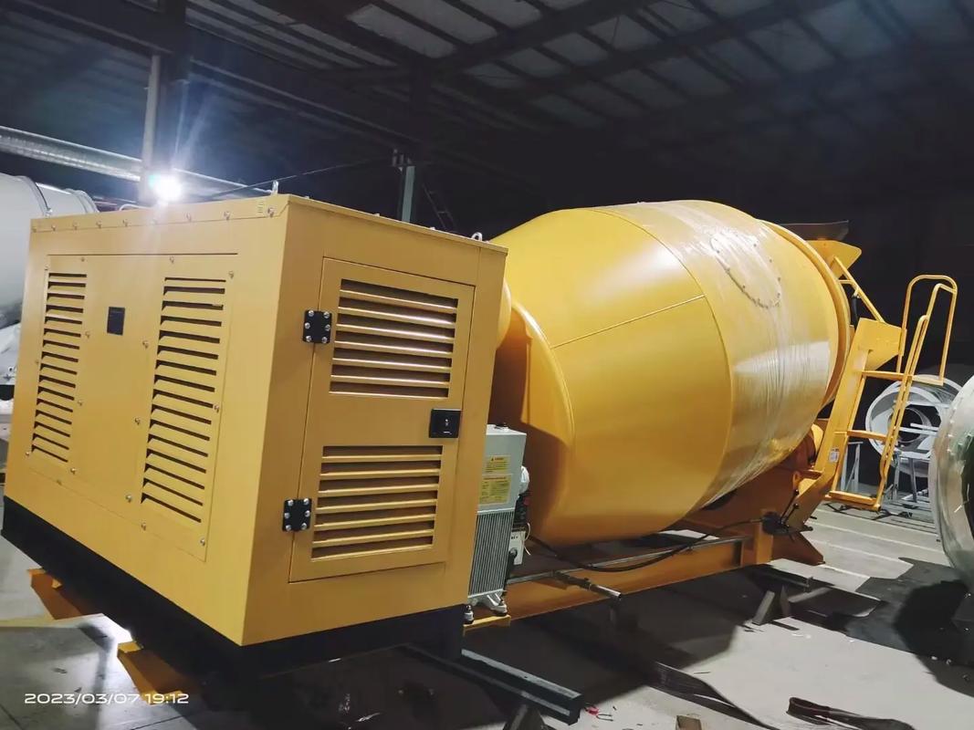 船舶混凝土泵送與布料技術 船載攪拌罐、船上泵送與臂架布料一體化解決方案